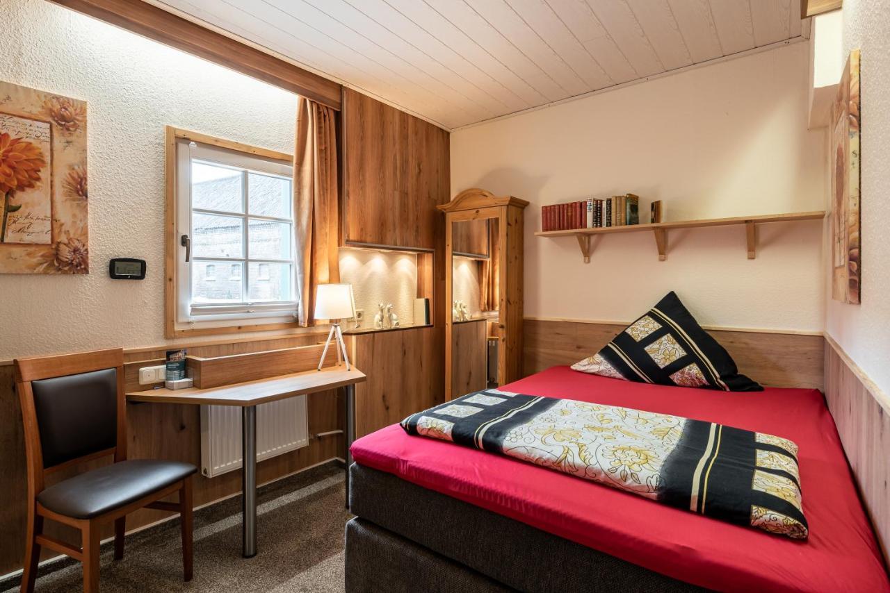 Land-Hotel Zum Schwan, Garni Weilerswist-Metternich, 3 E-Ladestationen, Naehe Phantasialand, Palmenparadies Euskirchen Екстер'єр фото