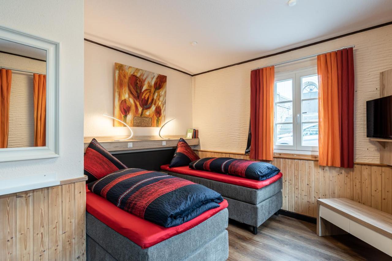 Land-Hotel Zum Schwan, Garni Weilerswist-Metternich, 3 E-Ladestationen, Naehe Phantasialand, Palmenparadies Euskirchen Екстер'єр фото