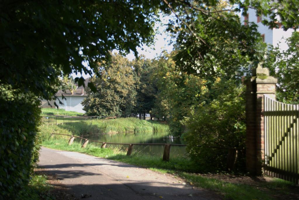 Land-Hotel Zum Schwan, Garni Weilerswist-Metternich, 3 E-Ladestationen, Naehe Phantasialand, Palmenparadies Euskirchen Екстер'єр фото